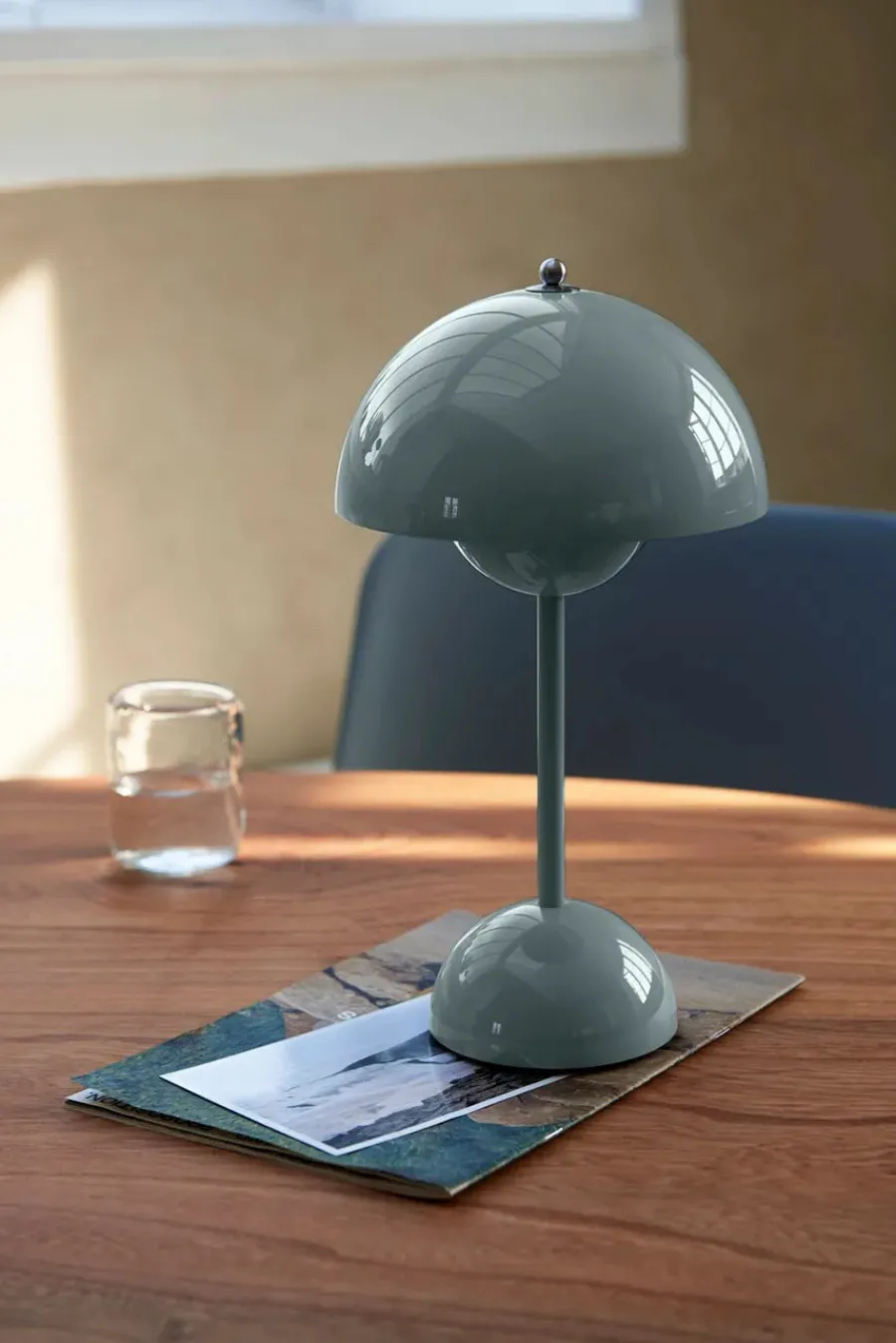 &Tradition Flowerpot Portable VP9 Bordlampe af Verner Panton