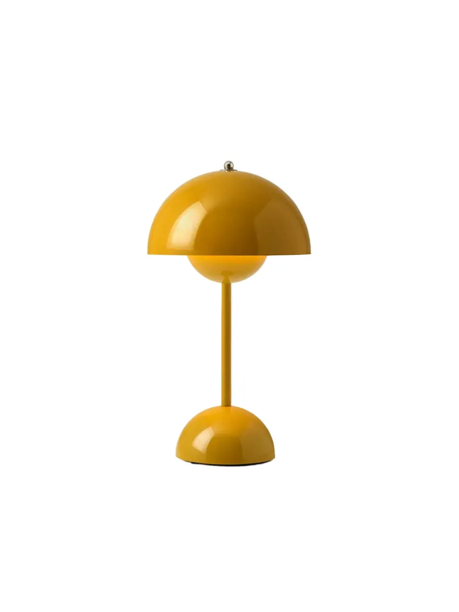 &Tradition Flowerpot Portable VP9 Bordlampe af Verner Panton