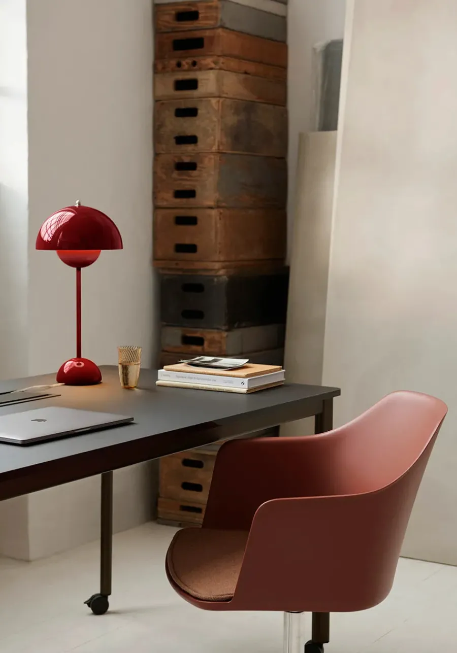 &Tradition Flowerpot VP3 bordlampe af Verner Panton Discount