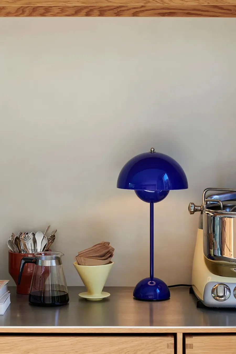 &Tradition Flowerpot VP3 bordlampe af Verner Panton Discount