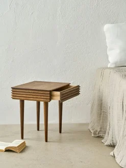 DK3 Groove Night Table fra Sale