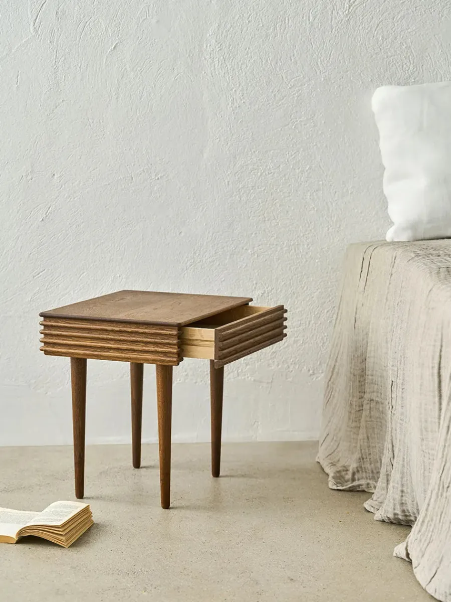 DK3 Groove Night Table fra Sale
