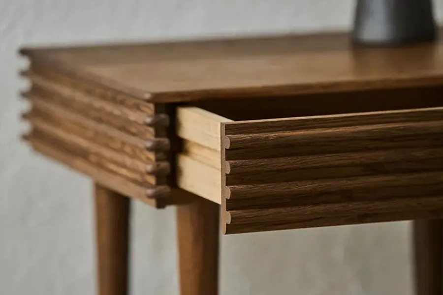 DK3 Groove Night Table fra Sale