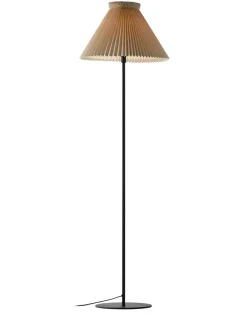 Le Klint 334H Gulvlampe, buttermilk fra