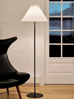 Le Klint 334H Gulvlampe, white fra Online