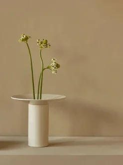 Audo Copenhagen Hana Vase, H26 cm i Ashen fra Hot