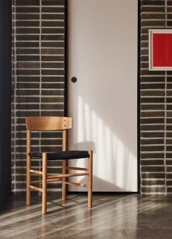Fredericia Furniture J39 Folkestolen Sædepolstret, Sort Canvas af Børge Mogensen Sale