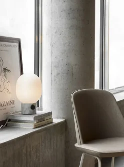 Audo Copenhagen JWDA Concrete Bordlampe fra Hot
