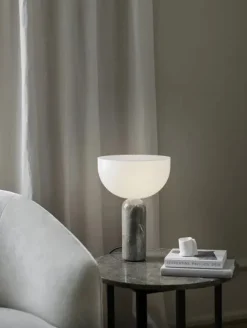 New Works Kizu Bordlampe Small, Breccia Pernice fra Discount