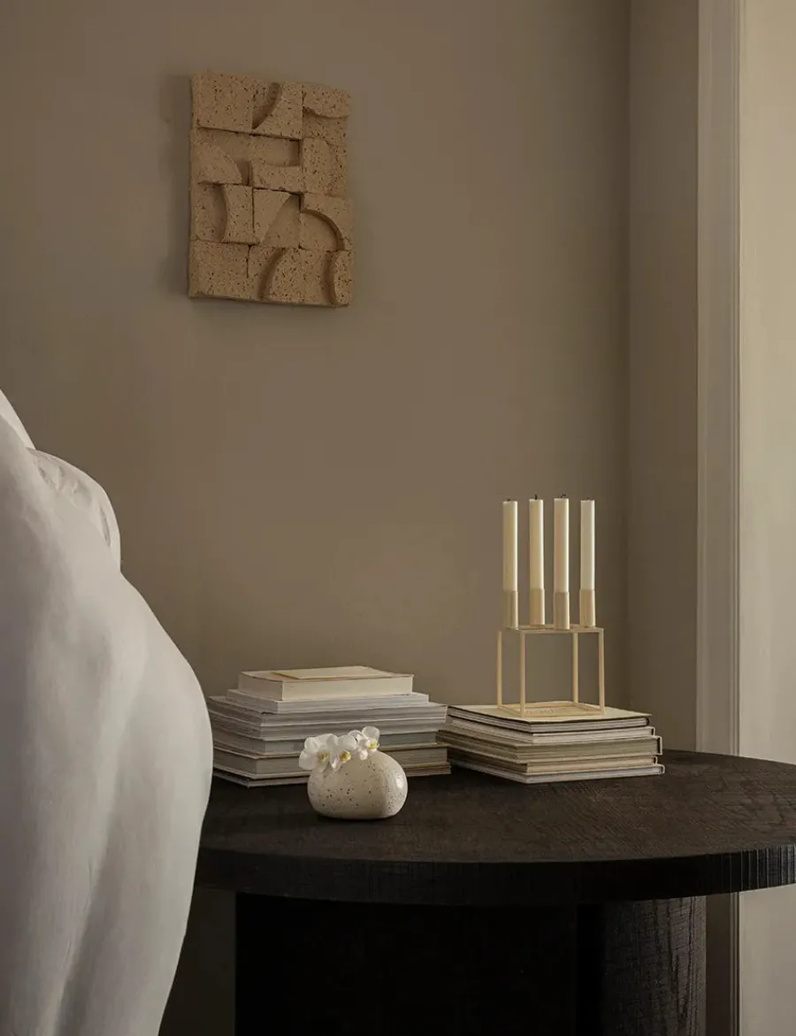Audo Copenhagen Kubus 4 Lysestage, bruneret kobber fra