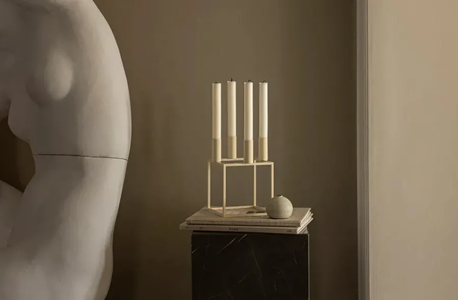 Audo Copenhagen Kubus 4 Lysestage, zink fra New