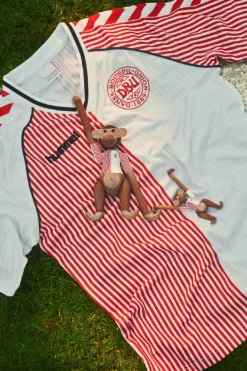 Kay Bojesen Lille Abe x DBU 86 Away af Outlet