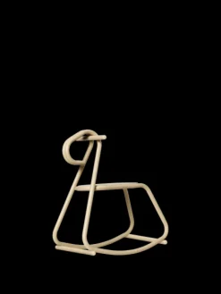 Ferm Living Lussi Rocking Horse – skulpturel gyngehest fra Online