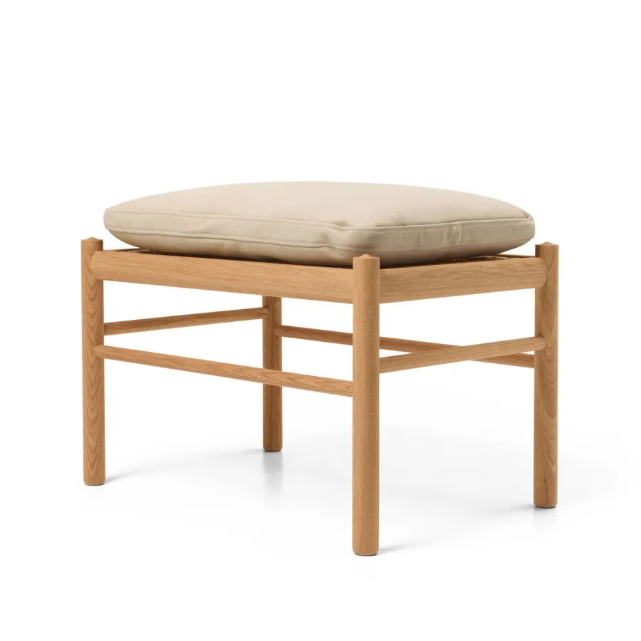 Carl Hansen & Søn OW149F Fodskammel til Colonial lænestol, eg olie, Terra-læder af Ole Wanscher Outlet