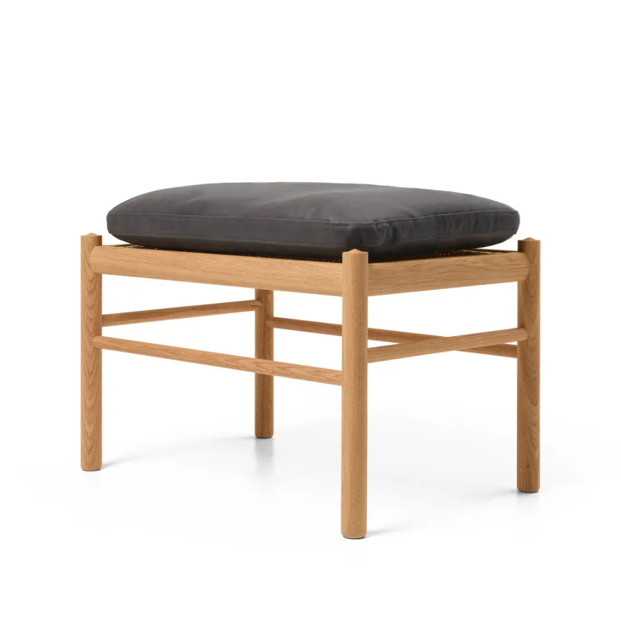 Carl Hansen & Søn OW149F Fodskammel til Colonial lænestol, eg olie, Terra-læder af Ole Wanscher Outlet