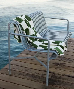 HAY Palissade Dining Bench med armlæn, antracit fra Sale