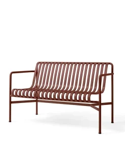 HAY Palissade Dining Bench med armlæn, iron red fra New