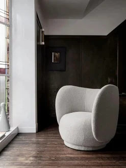 Ferm Living Rico Lounge Chair, bouclé i sand fra Sale