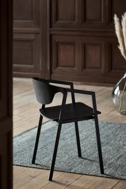 Woud Rombo Rug, grey fra