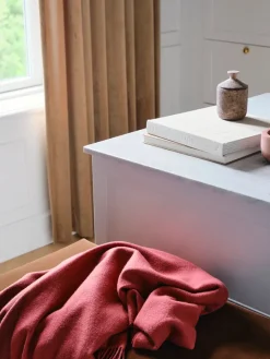 Silkeborg Uldspinderi Secret Plaid, beetroot/rhubarb fra Online