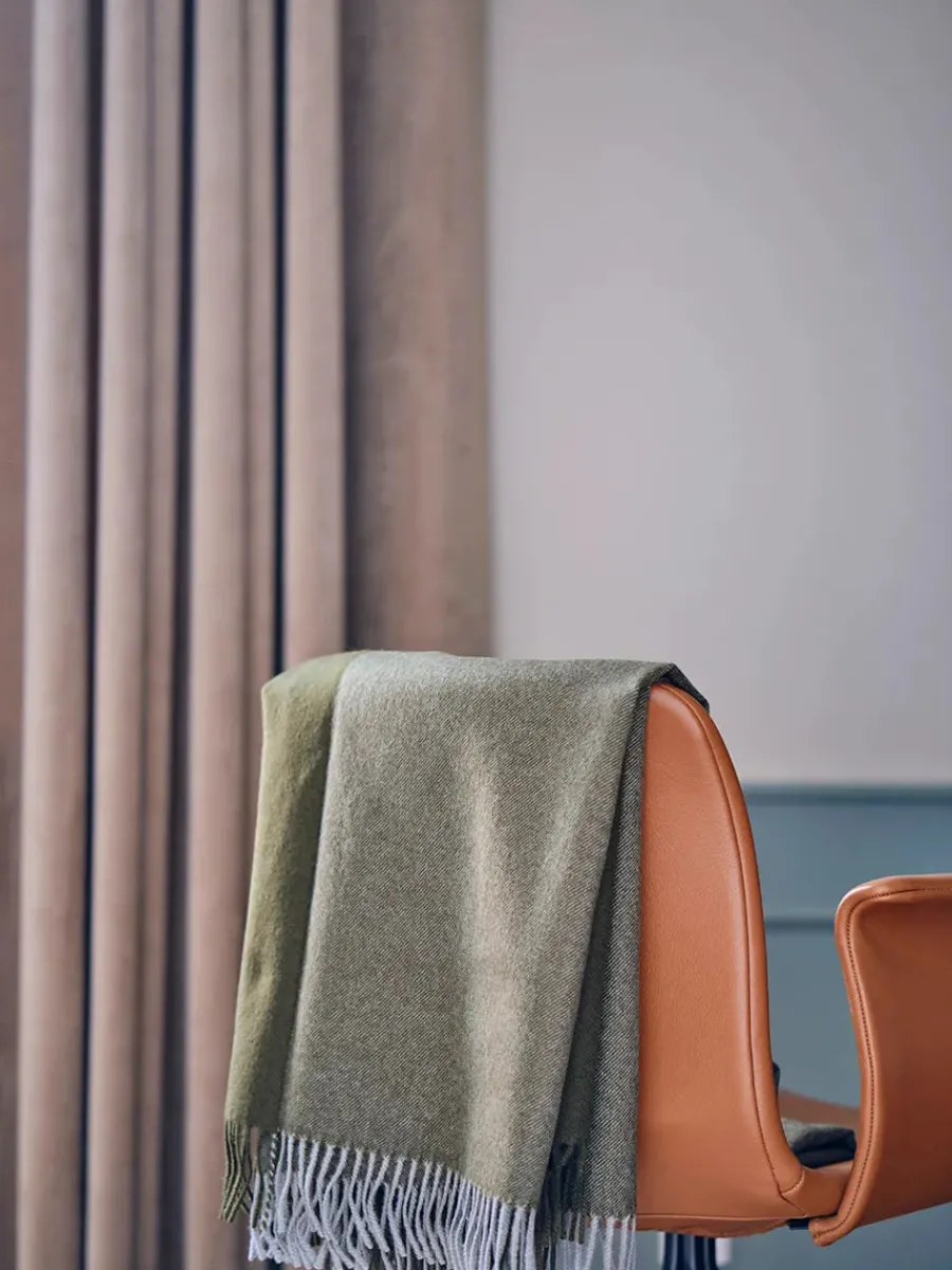 Silkeborg Uldspinderi Secret Plaid, granite/black fra Outlet