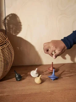 Ferm Living Spin Tops, sæt á 5 stk. fra Discount