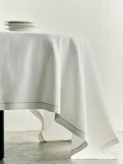 Louise Roe S.R. Table Cloth 01 fra Outlet