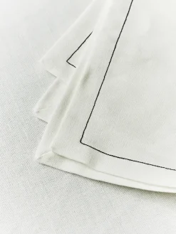 Louise Roe S.R. Table Cloth 01 fra Outlet