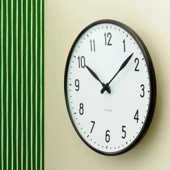 Arne Jacobsen Clocks Station vægur af Arne Jacobsen (Ø: 48) Online