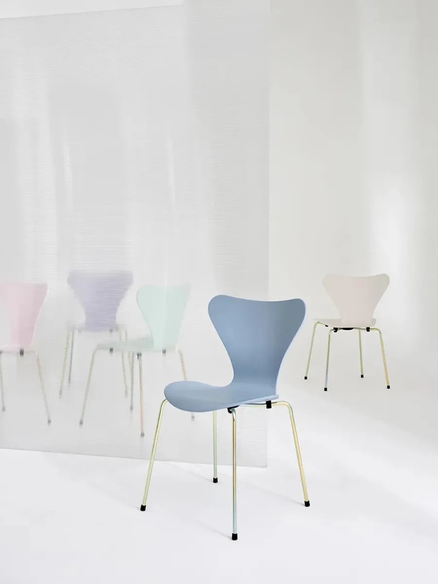 Fritz Hansen 70th Anniversary Edition 3107 Spisebordsstol, 7:14 AM Pink af Arne Jacobsen New