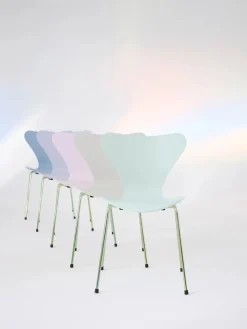 Fritz Hansen 70th Anniversary Edition 3107 Spisebordsstol, 7:14 AM Pink af Arne Jacobsen New