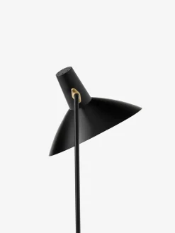 &Tradition Tripod HM8 Gulvlampe af Hvidt & Mølgaard Discount