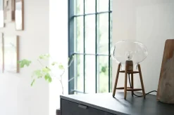 FDB Møbler U4 Hiti Bordlampe, opalt glas/eg fra Outlet