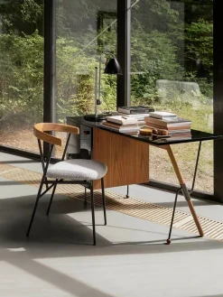 GUBI Violin Dining Chair, american walnut fra Sale