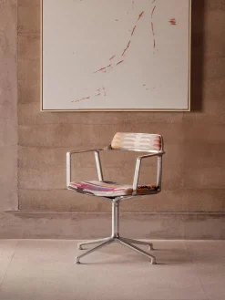 Vipp 452 Swivel Chair, curly edition fra Outlet