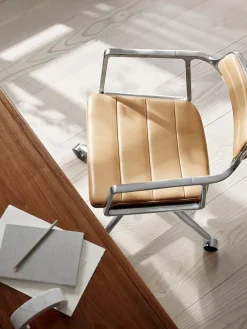 Vipp 452 Swivel Chair m/hjul, camel læder fra Clearance