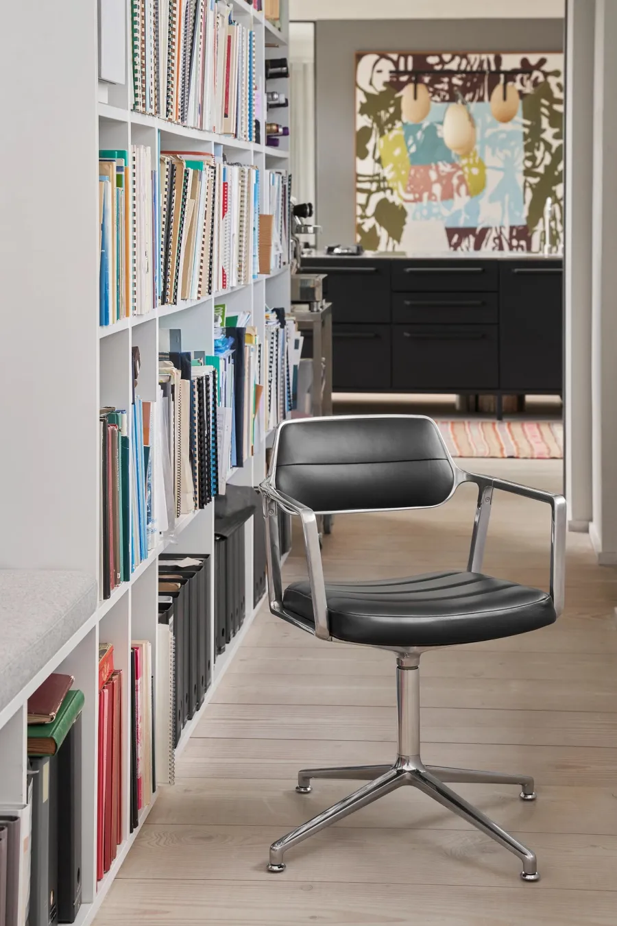 Vipp 453 Swivel Chair m/hjul fra Discount