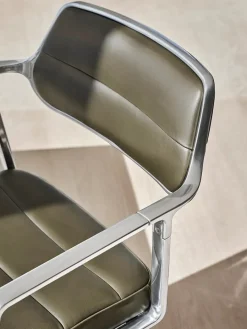 Vipp 453 Swivel+ Chair m/hjul, sort læder fra Discount