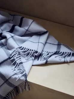 Silkeborg Uldspinderi Warp & Weft Plaid, concrete/midnight fra Outlet